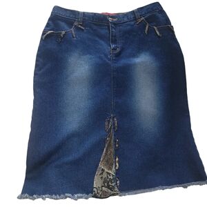 Solo Denim Rough Cut Hem Skirt 10